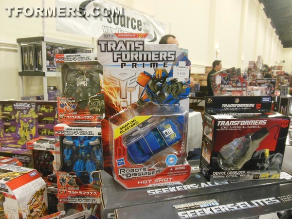 BotCon 2013   The Transformers Convention Dealer Room Image Gallery   OVER 500 Images  (250 of 582)